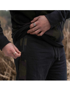 Avid Carp DISTORTION ONESIE ZIPP 2